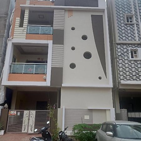 Sri Govinda Nilayam Home Stay 1 Visakhapatnam Luaran gambar
