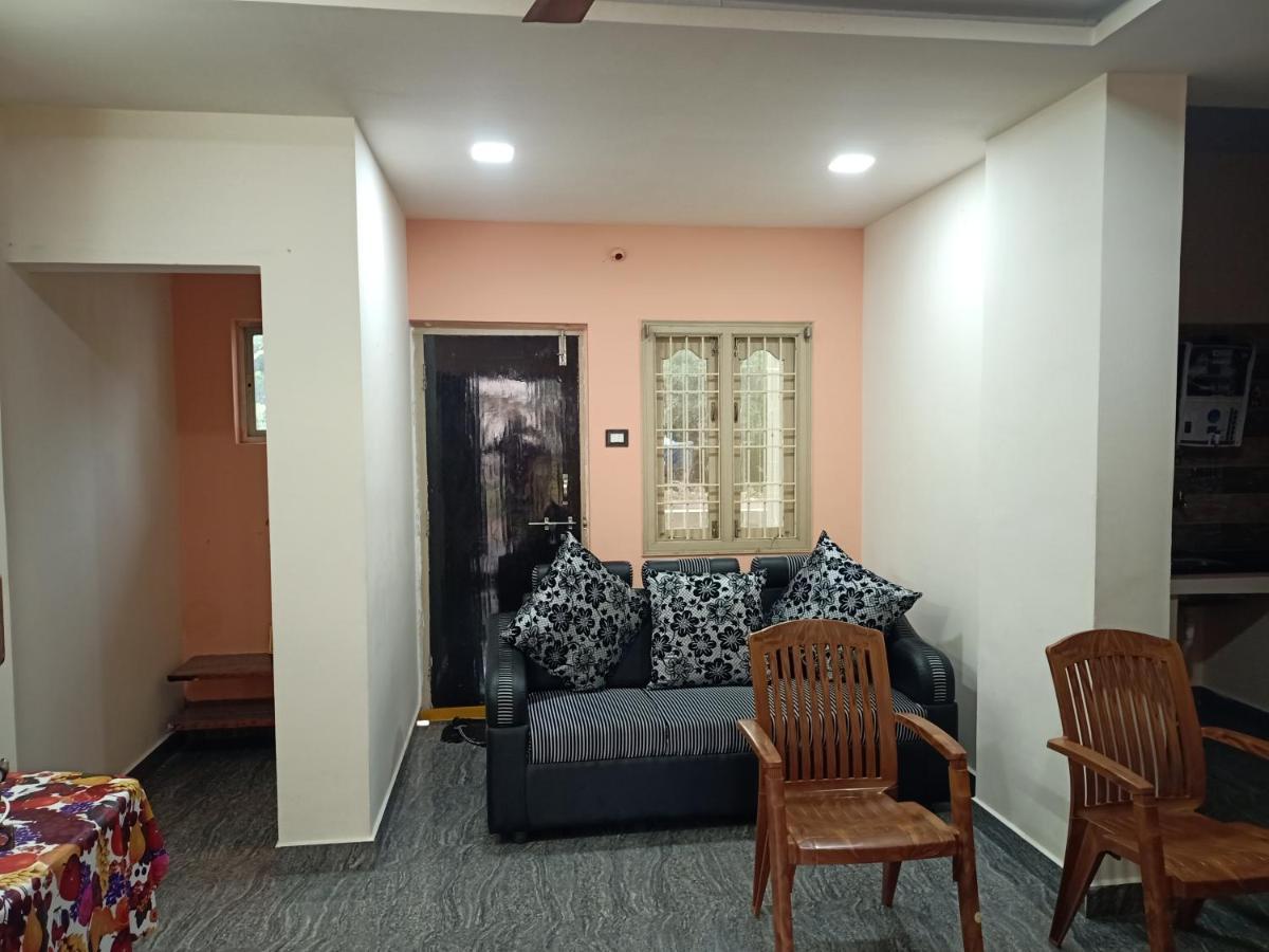 Sri Govinda Nilayam Home Stay 1 Visakhapatnam Luaran gambar
