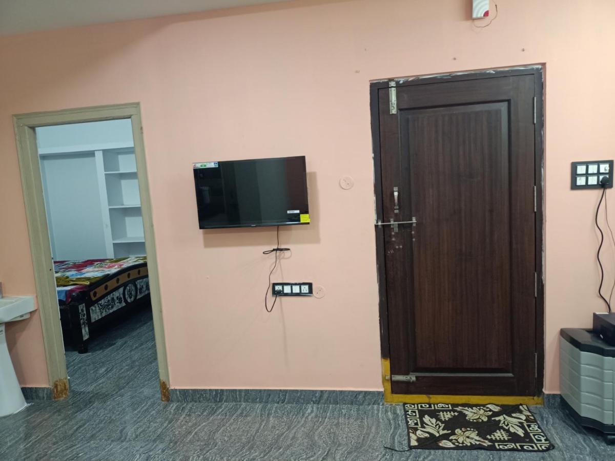 Sri Govinda Nilayam Home Stay 1 Visakhapatnam Luaran gambar